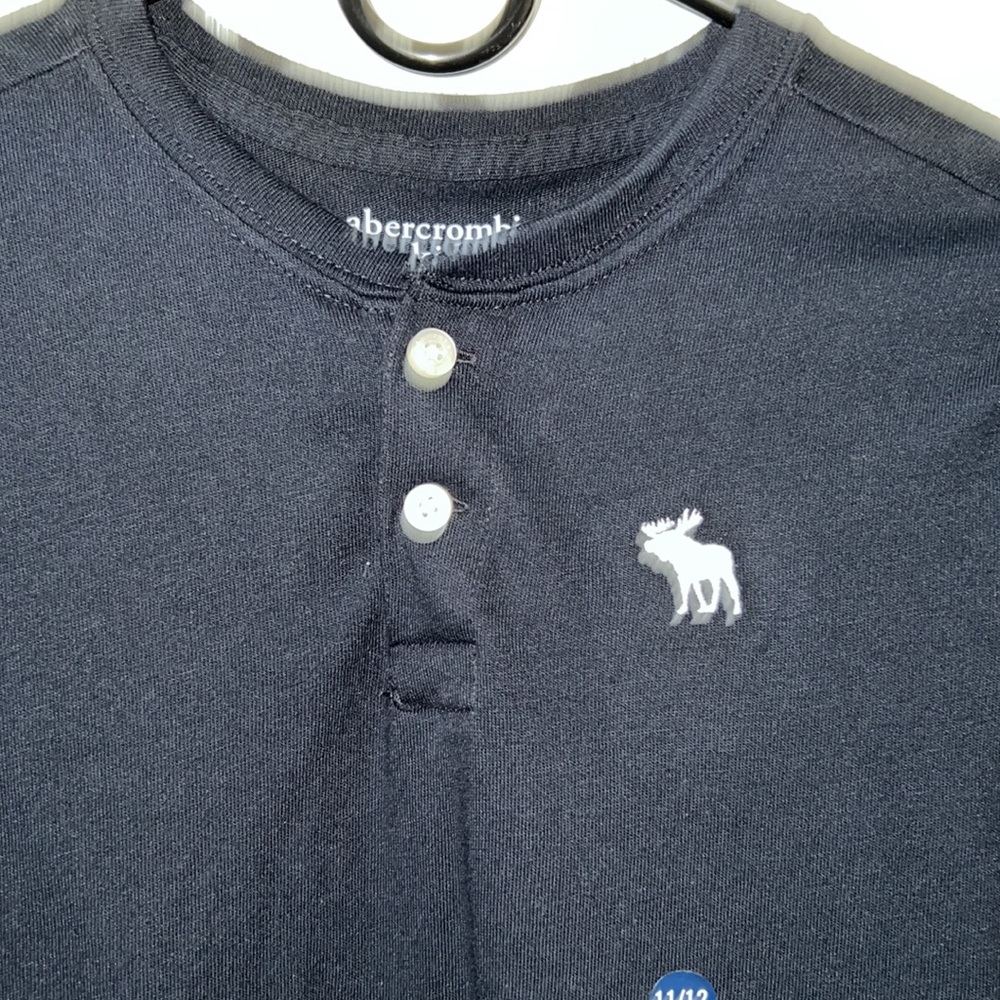 Abercrombie kids long-sleeve tee - Picture 2 of 3